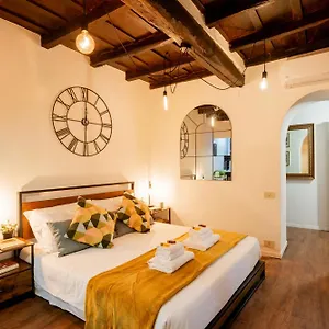 Campo De' Fiori Apartment Rome
